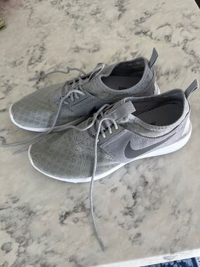 Women’s Nike Juvenate Sneakers
